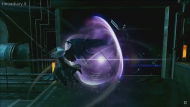 Sephiroth (FFVII) in Dissidia Arcade Final Fantasy con l\'outfit di Kingdom Hearts