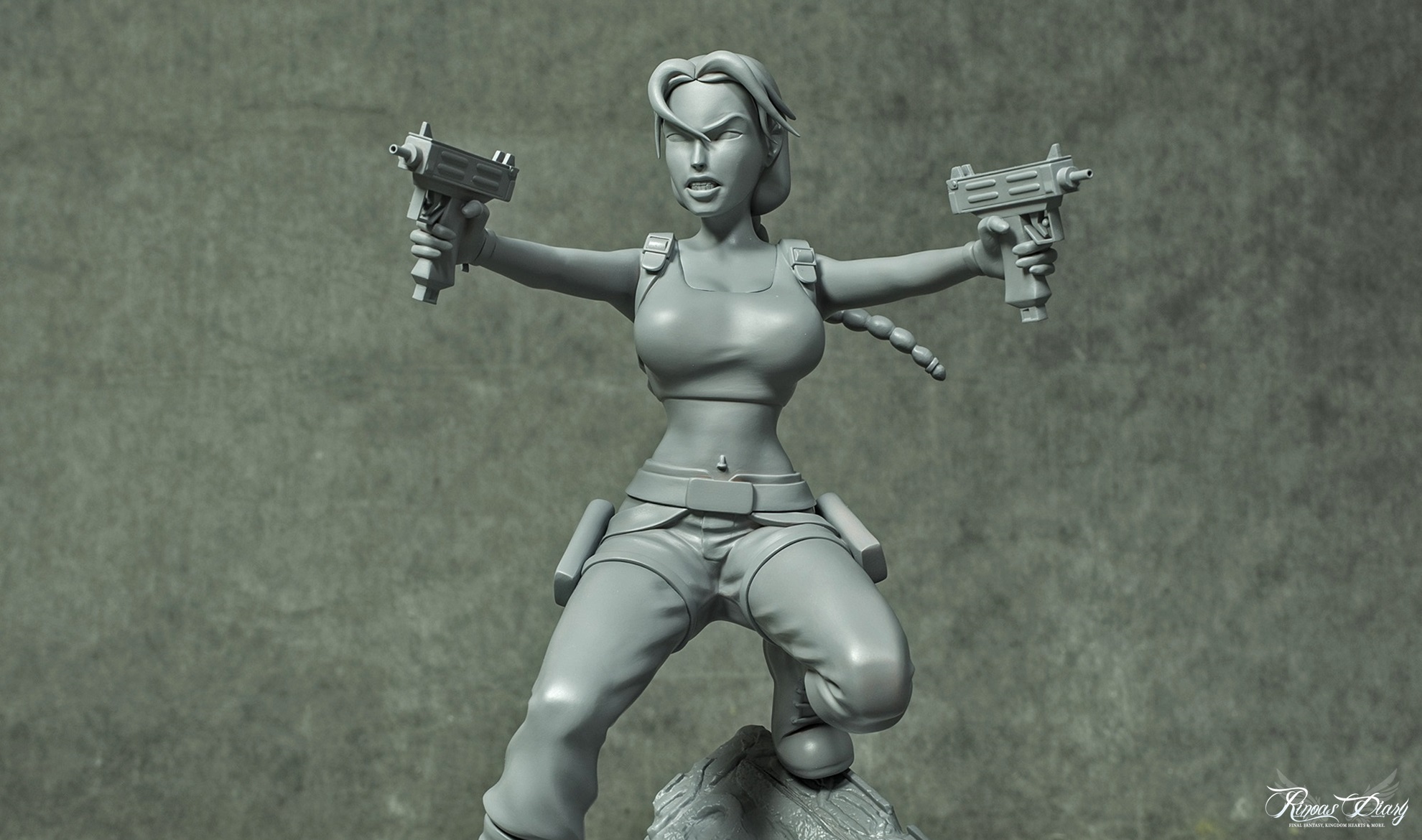 Un primo sguardo alle statuette di Lara Croft!